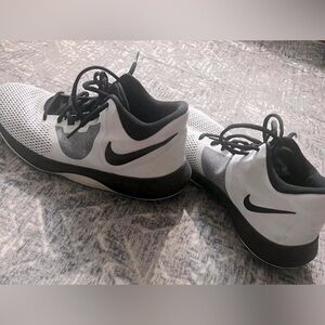 Men’s 10.5 Nike Shoes